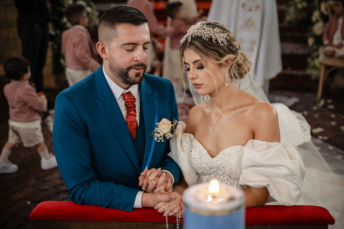 Destination wedding photography Medellín