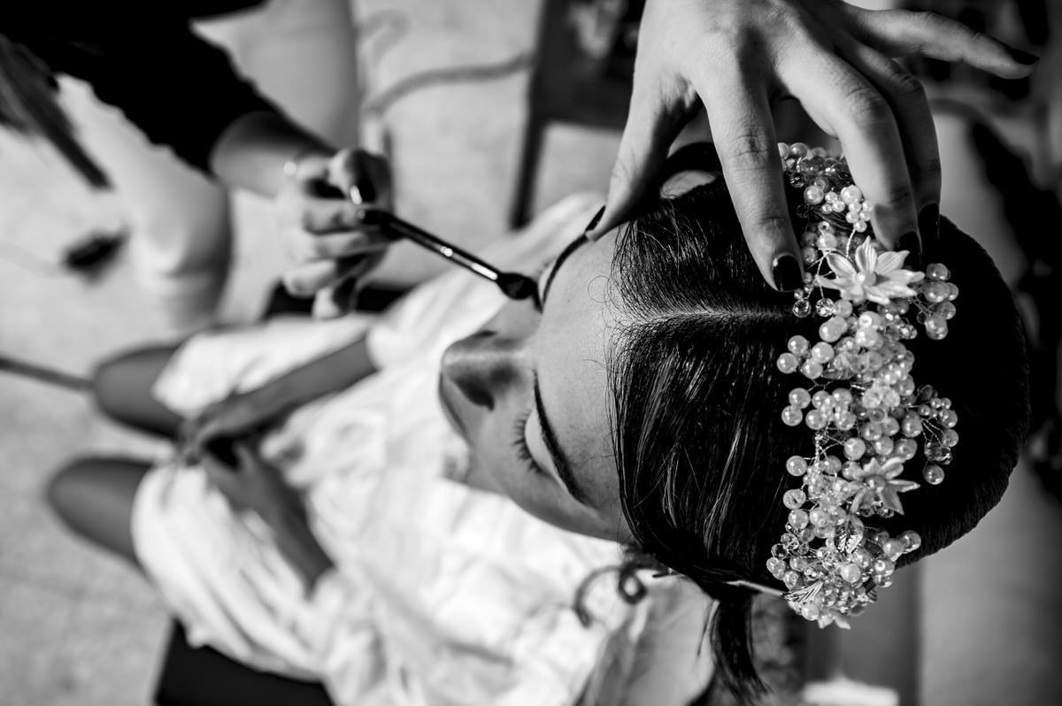 Destination wedding photographer Medellín