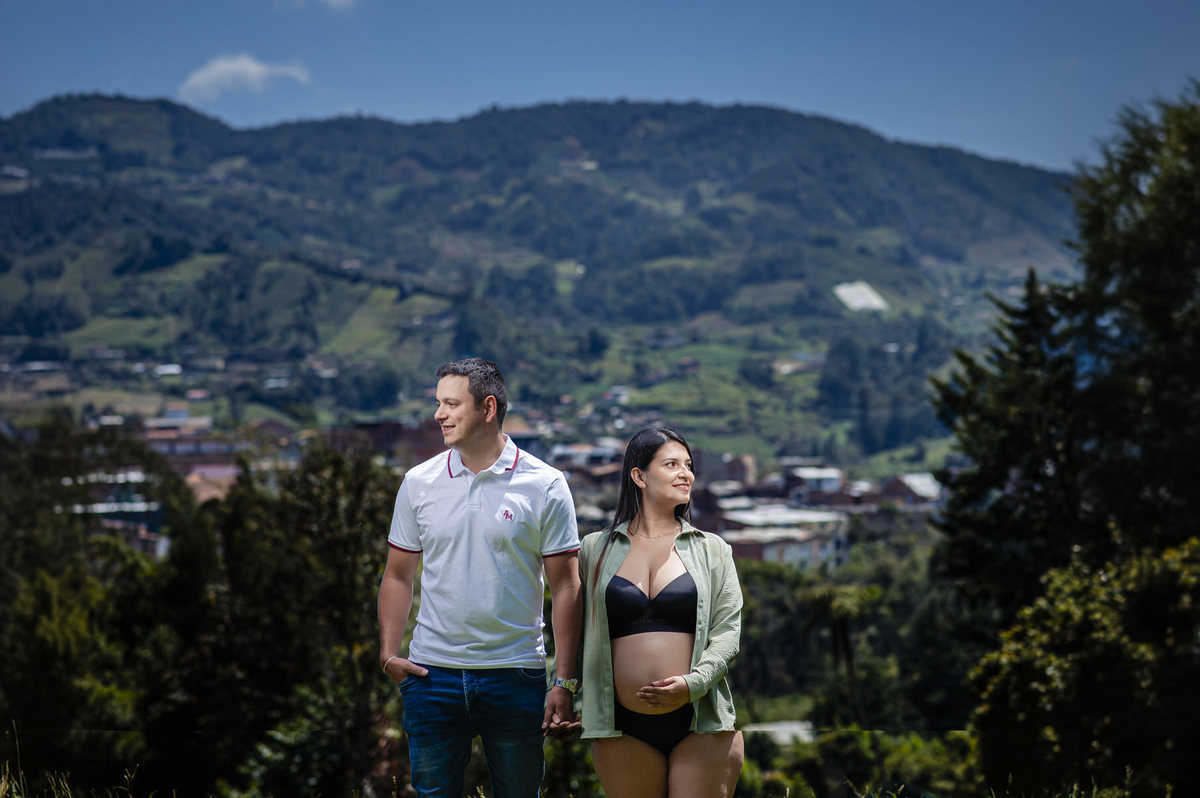 Fotógrafo de maternidad Medellín