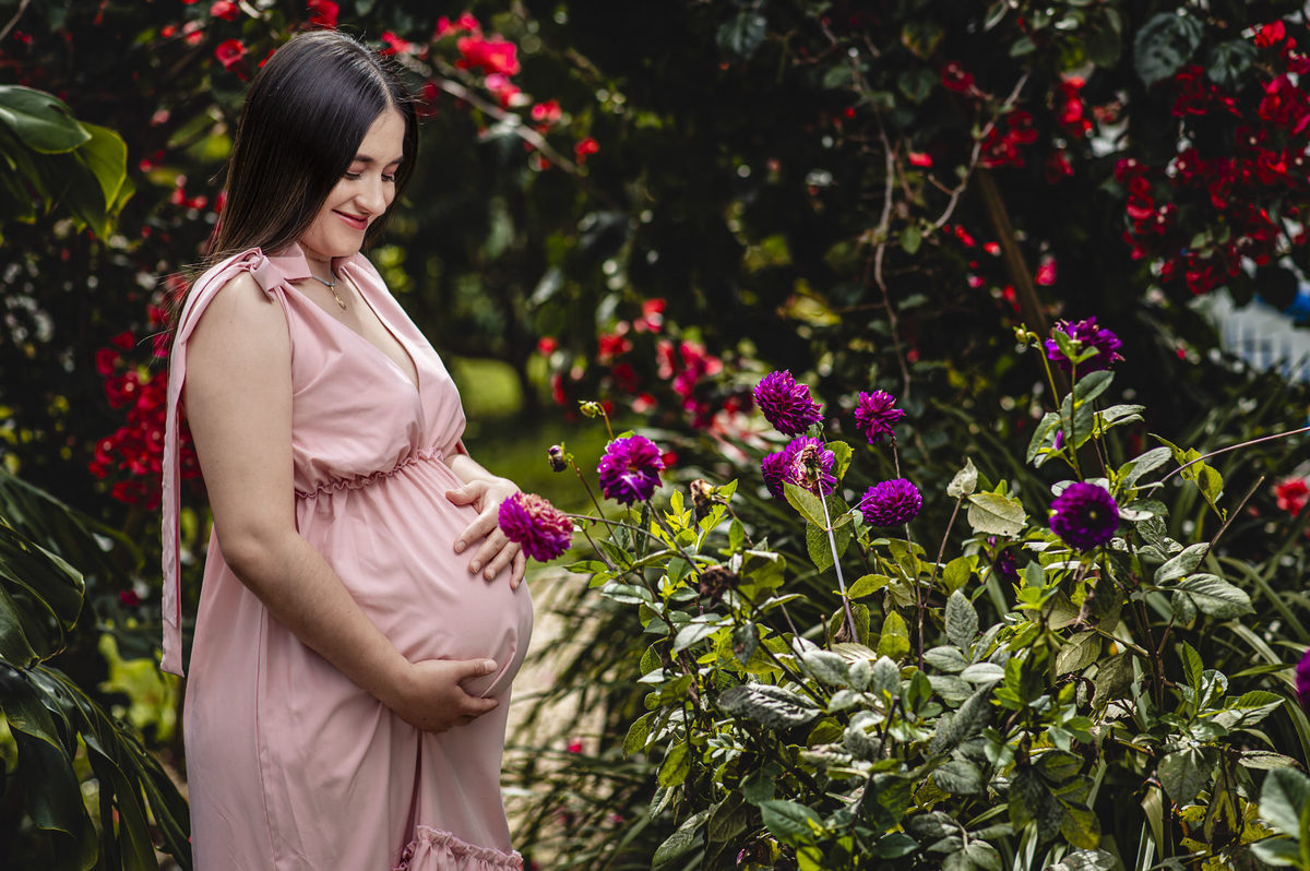 Fotógrafo de maternidad Medellín