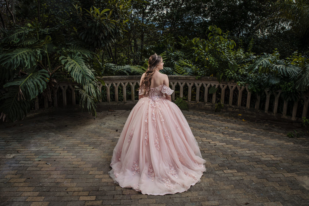 Fifteen El Castillo Medellin