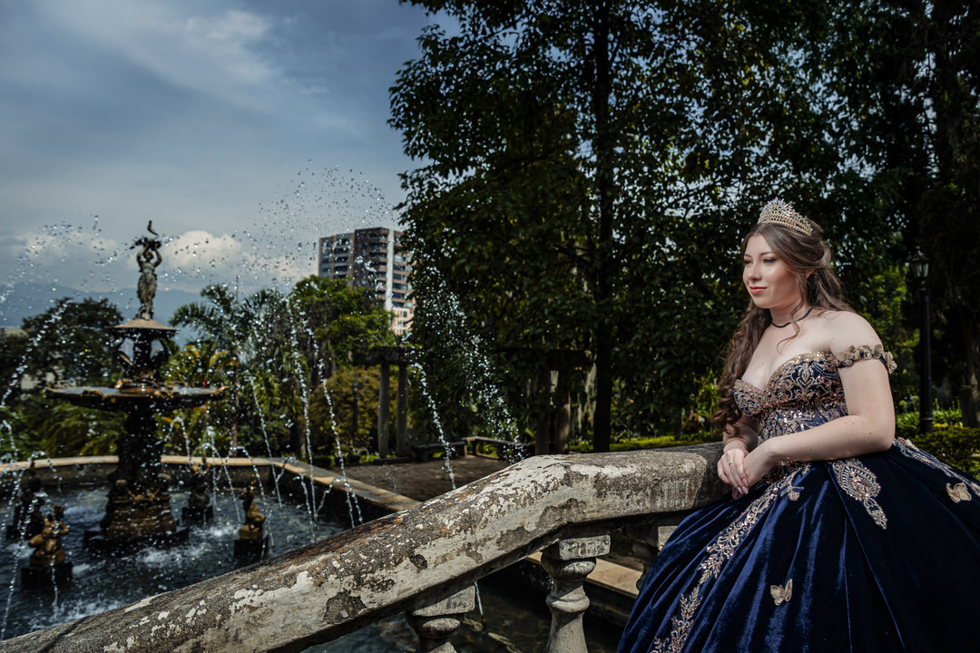 Sesión de quince años en el Museo El Castillo de Medellín.