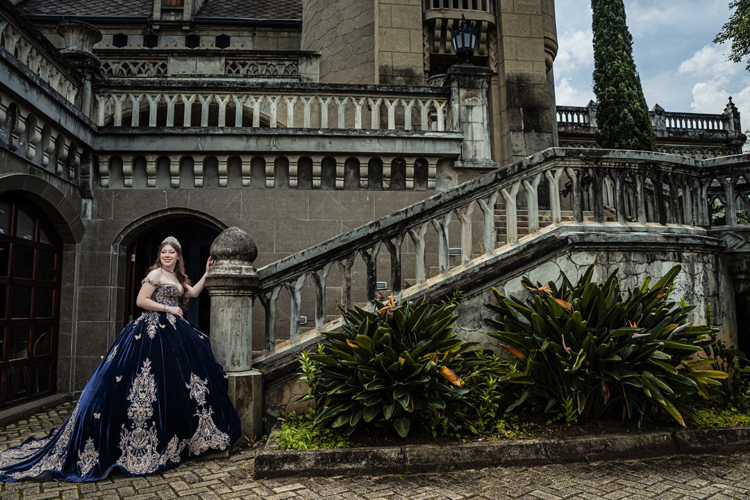 Fotografía de quince años en uno de los lugares más emblemáticos de Medellín.