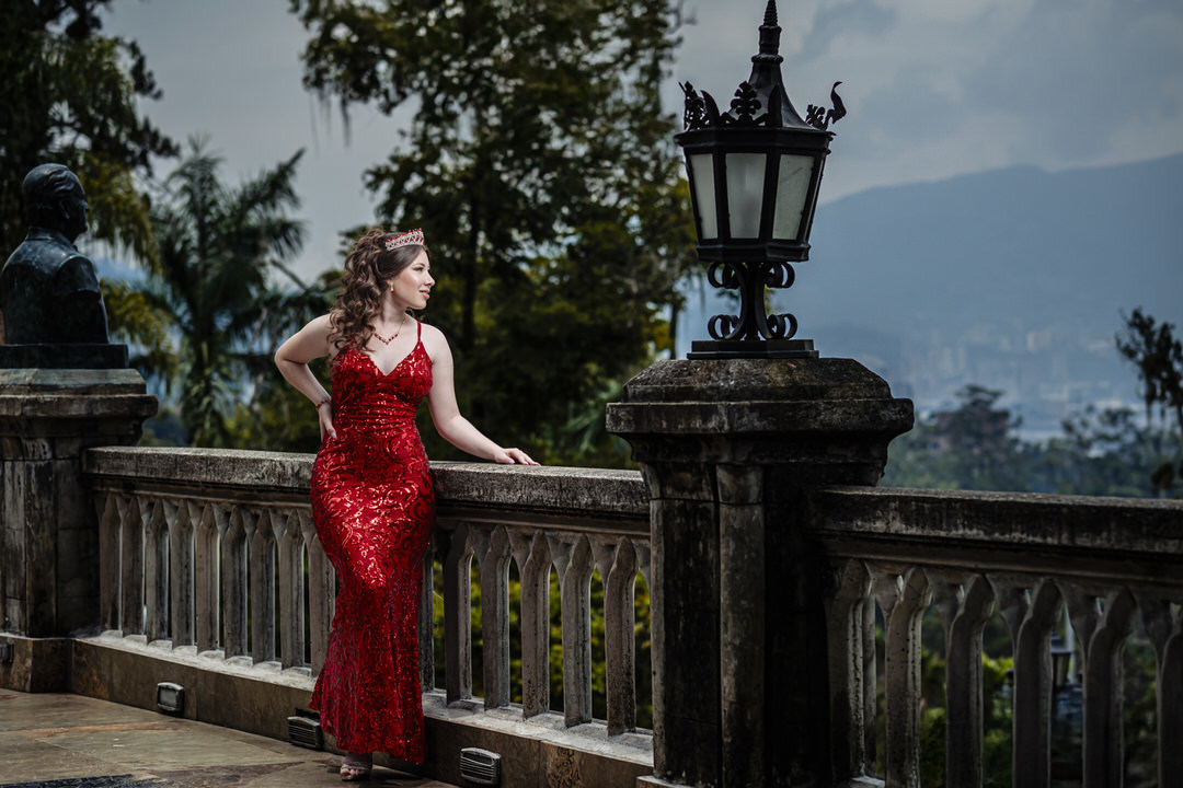 Fotografía profesional de quince años en el Museo El Castillo.