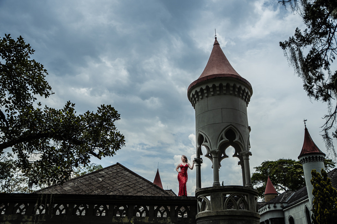 Quinceañera photo session at Museo El Castillo in Medellín.