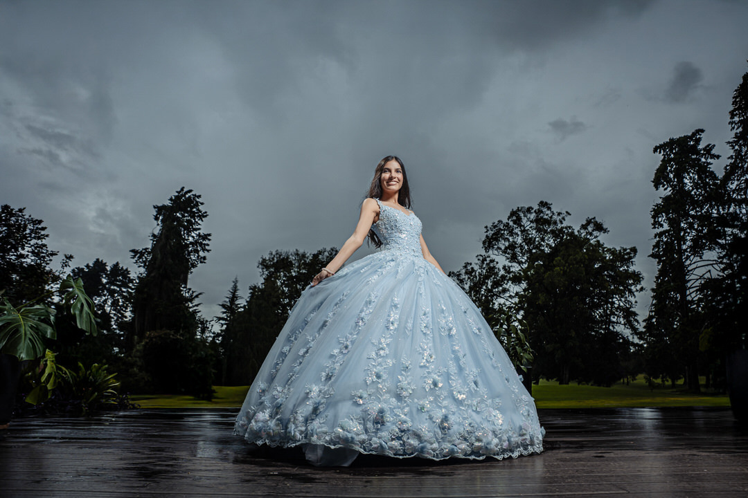 Professional quinceañera photography with timeless and natural style.