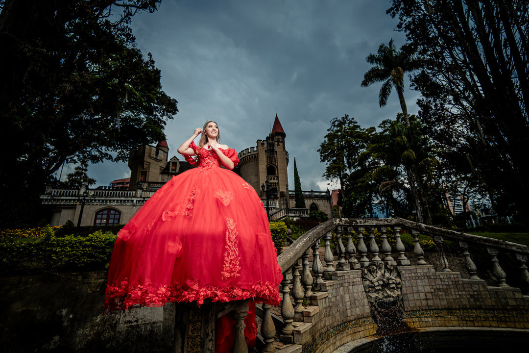 Fotografía profesional de quince años en el Museo El Castillo.