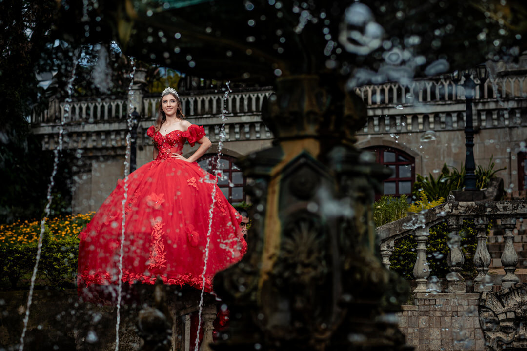 Fotografía profesional de quince años en el Museo El Castillo.