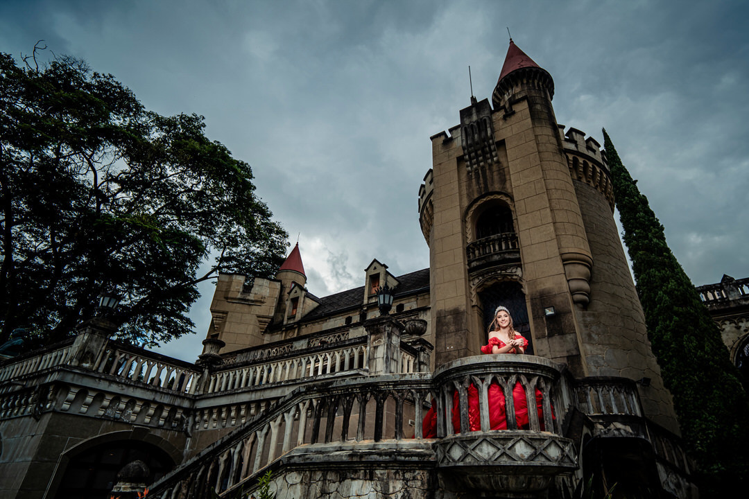 Quinceañera photo session at Museo El Castillo in Medellín.