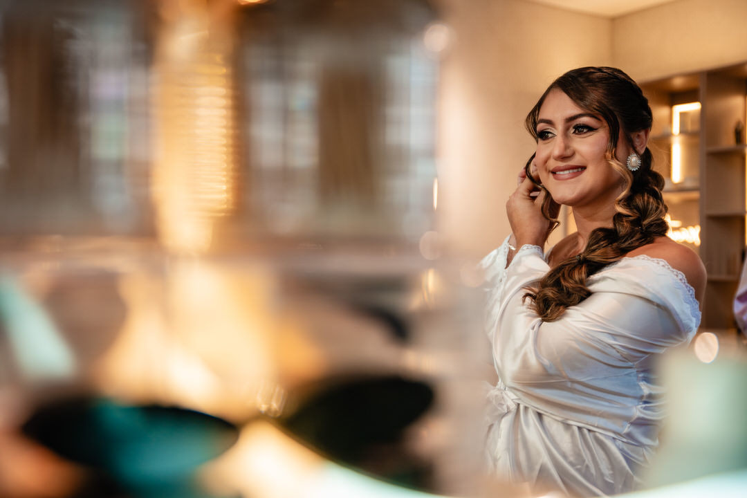 Intercambio de argollas durante la celebración del matrimonio.