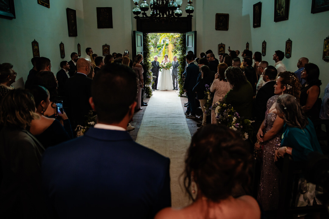 Fotografía documental de una boda llena de emociones.