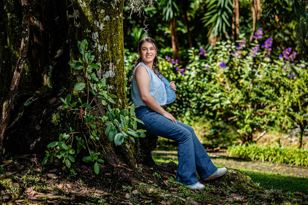 Retrato de quinceañera en los jardines del Museo El Castillo.