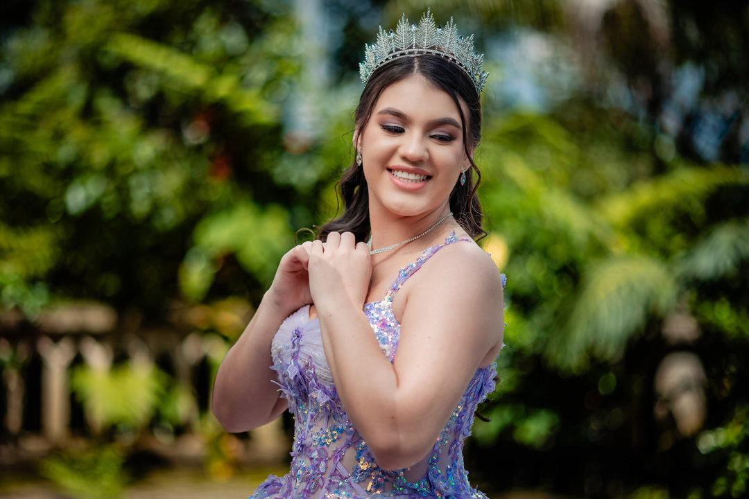 Retrato de quinceañera con un estilo romántico en el Museo El Castillo.