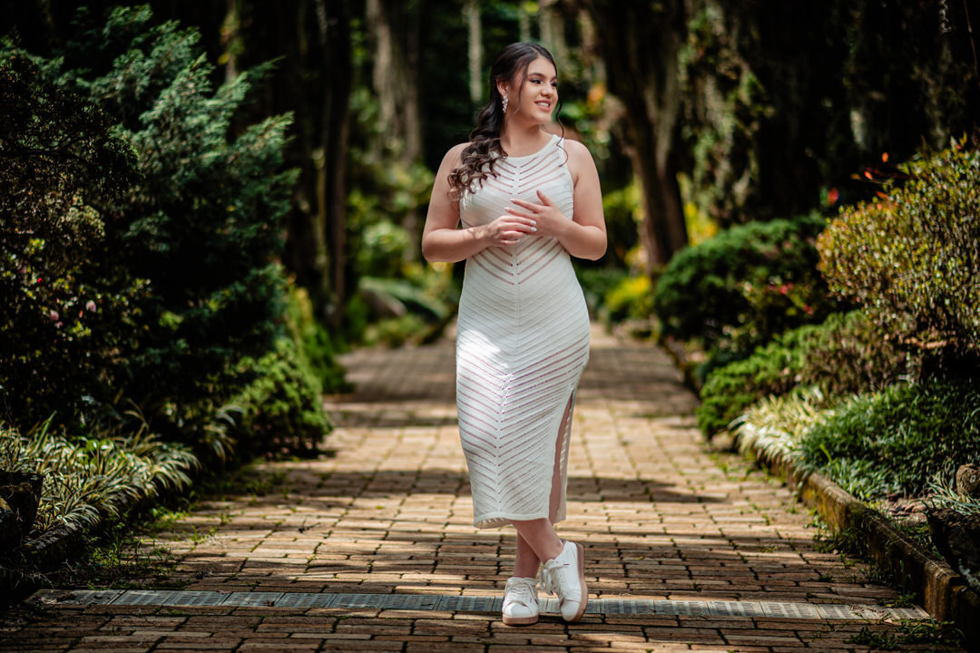 Sesión de quince años con un ambiente clásico y elegante.