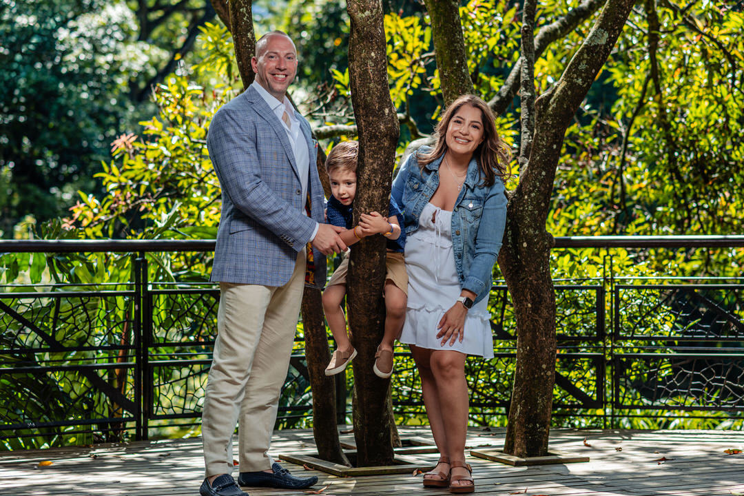 Fotografía de una familia unida.
