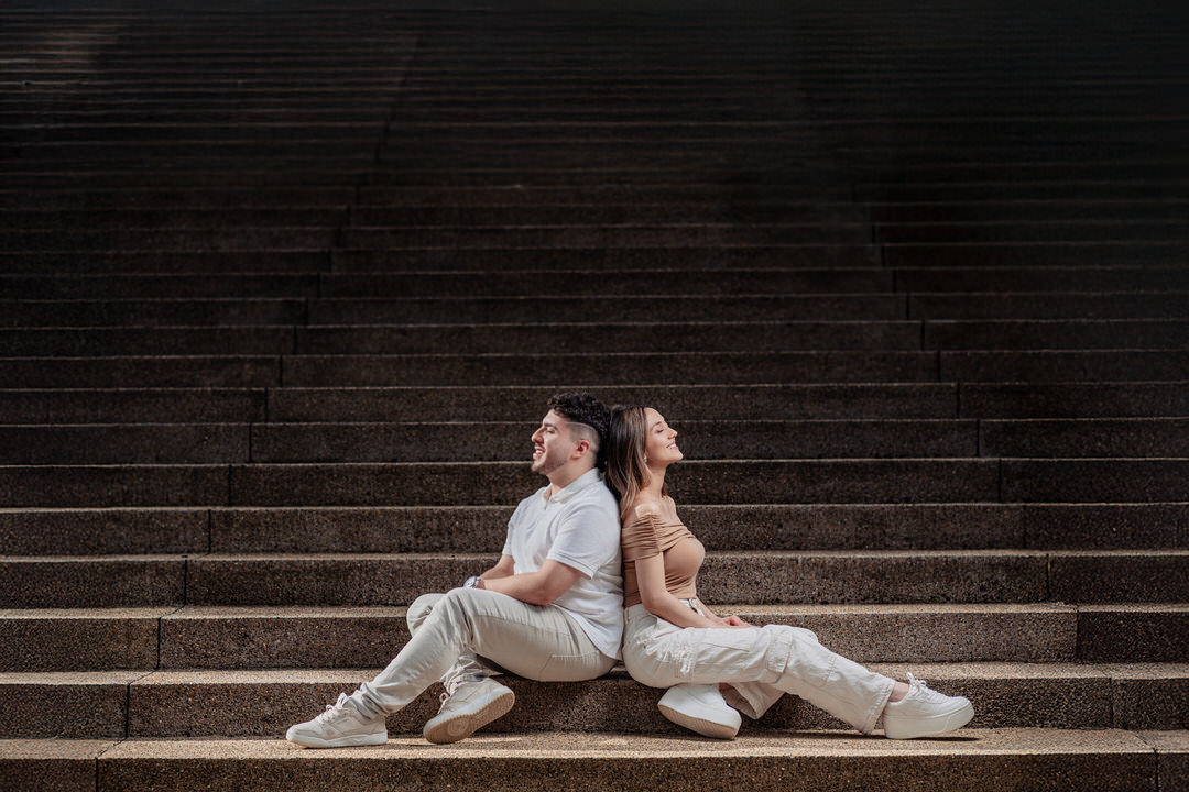 Sesión preboda en Medellín con un estilo natural y atemporal.