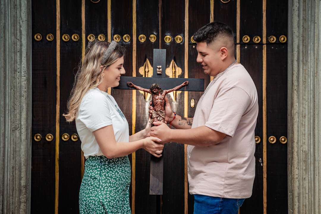 Retrato de los futuros esposos en una sesión previa a la boda.