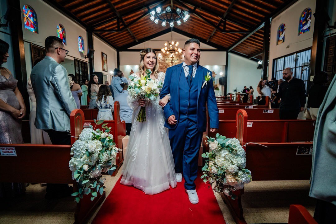 Sesión de pareja el día de la boda.