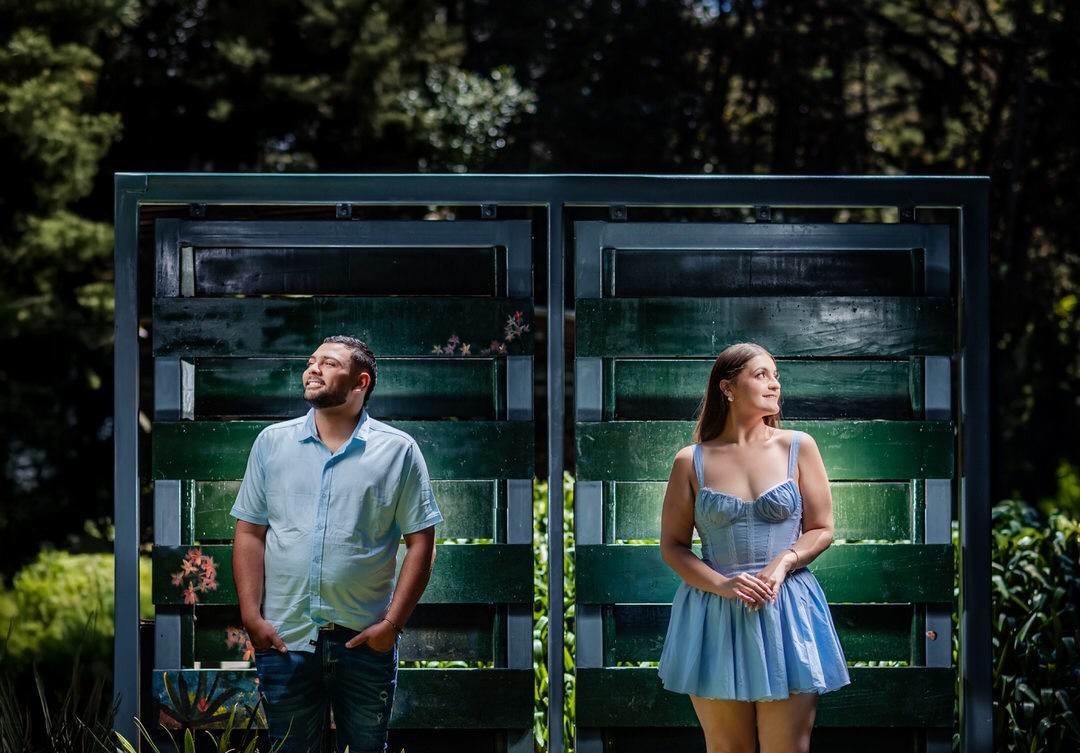 Fotografías de compromiso llenas de amor y espontaneidad.