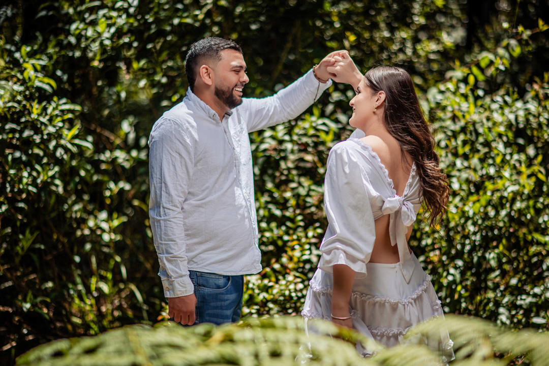 Fotografía profesional para una sesión de compromiso.