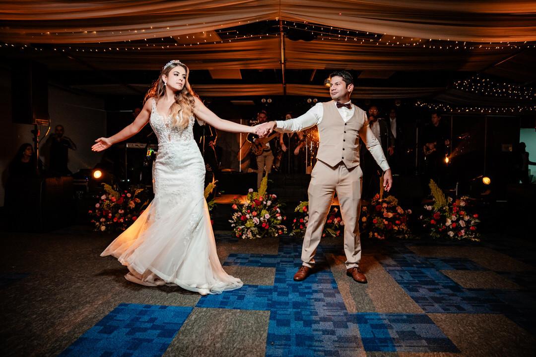 Fotografía documental de una boda llena de emociones.