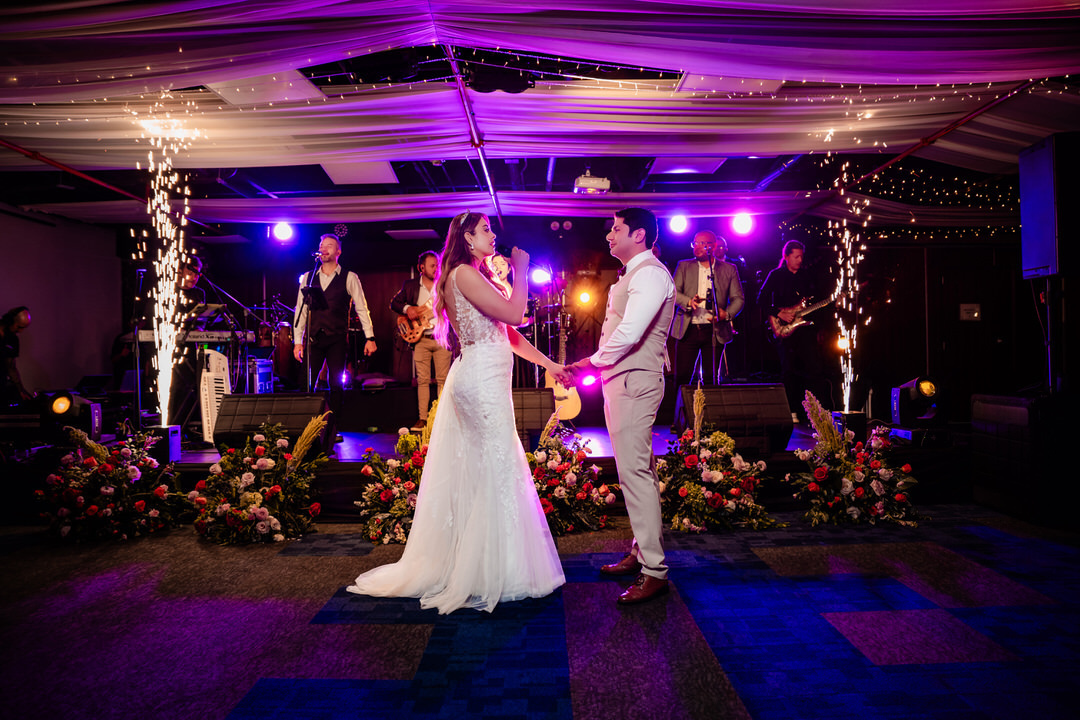 Fotografía documental de una boda llena de emociones.