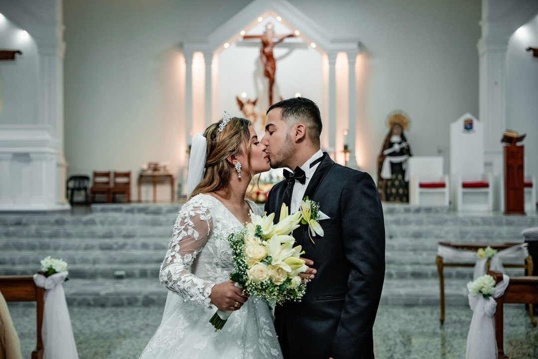 Momentos inolvidables de una boda católica.