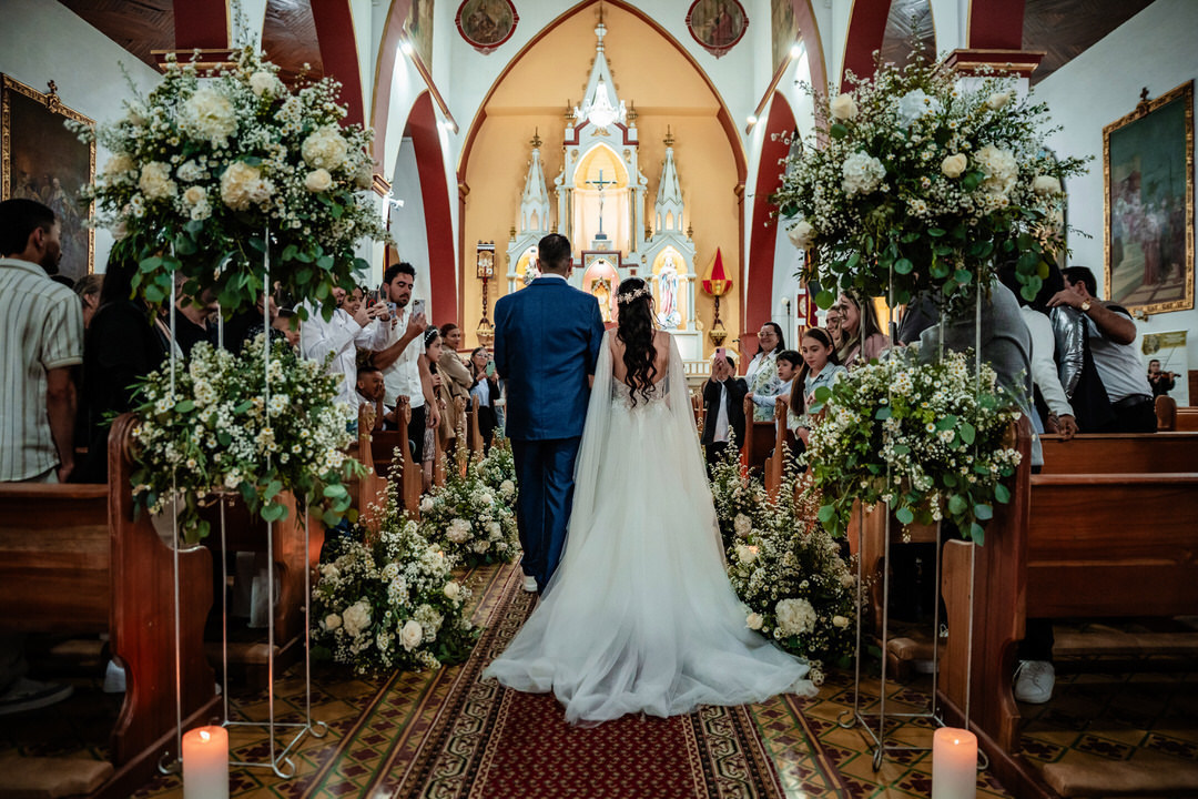 Fotografía documental de una boda llena de emociones.