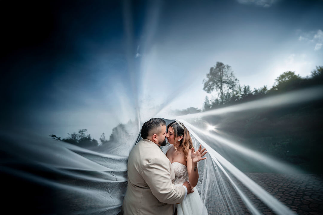 Fotografía documental de una boda llena de emociones.