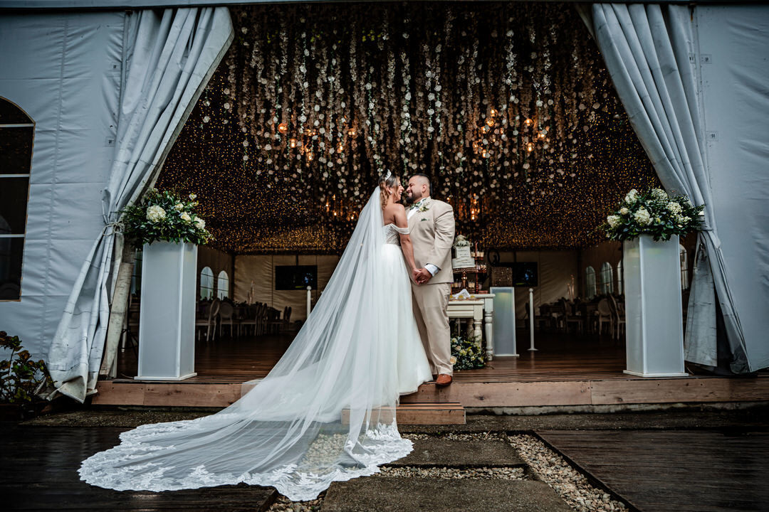 Fotografía documental de una boda llena de emociones.