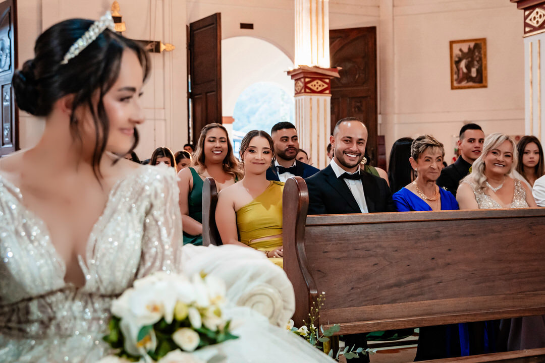 Sesión de pareja el día de la boda.