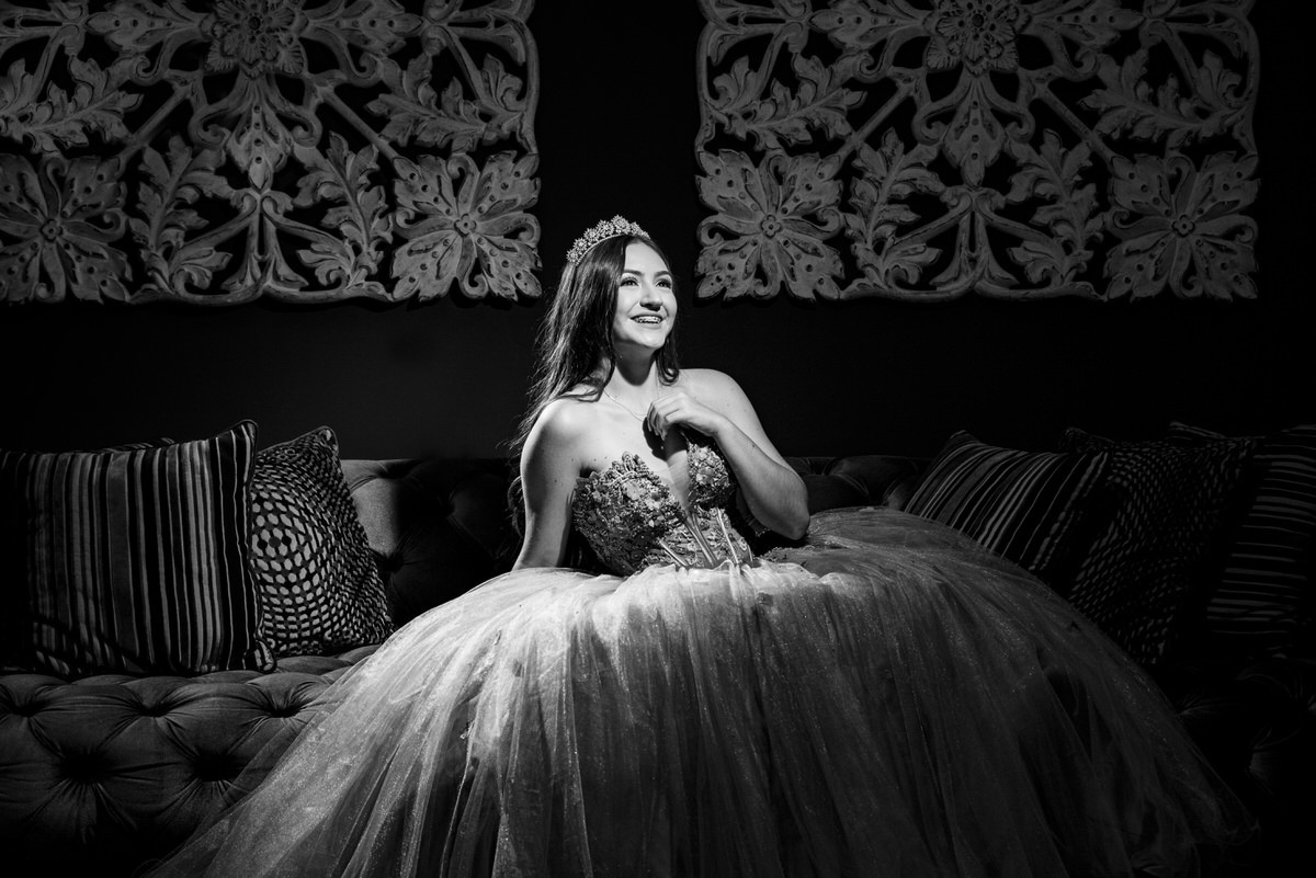Quinceañera en blanco y negro