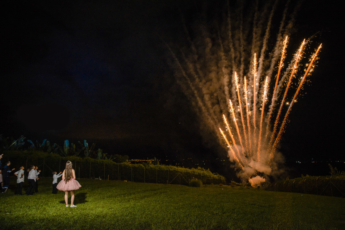 Fuegos artificiales en la fiesta de 15 años de Ximena