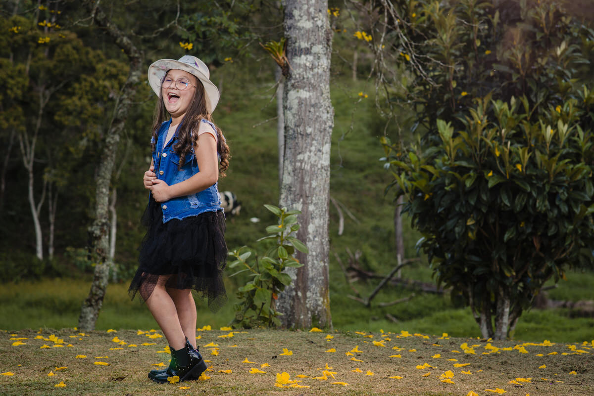 Juliana disfrutando de las fotos