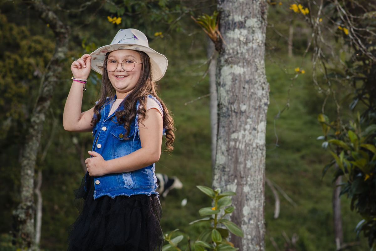 Juliana feliz en su sesión de Primera Comunión
