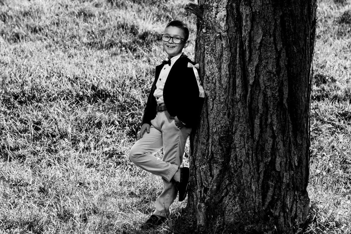 Emiliano con su traje de Primera Comunión 