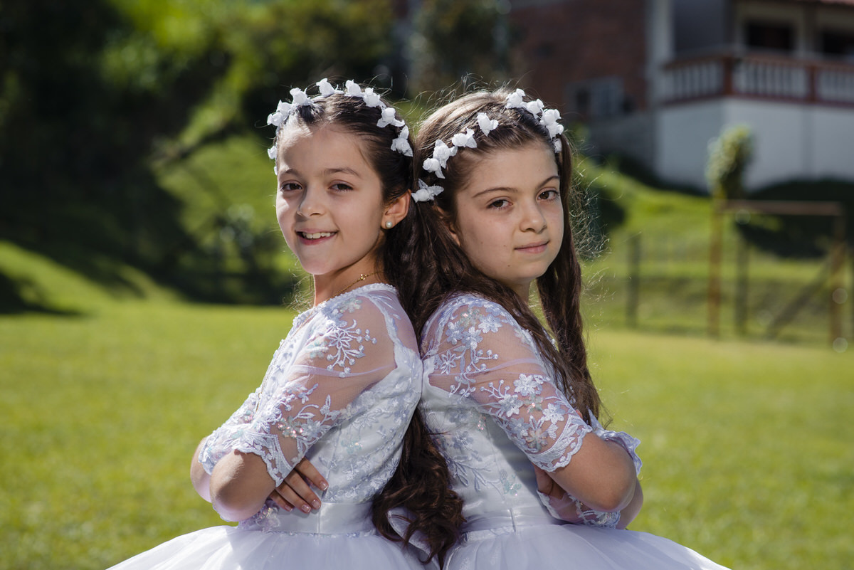 Ana Isabel  & María Clara disfrutando de su Primera Comunión