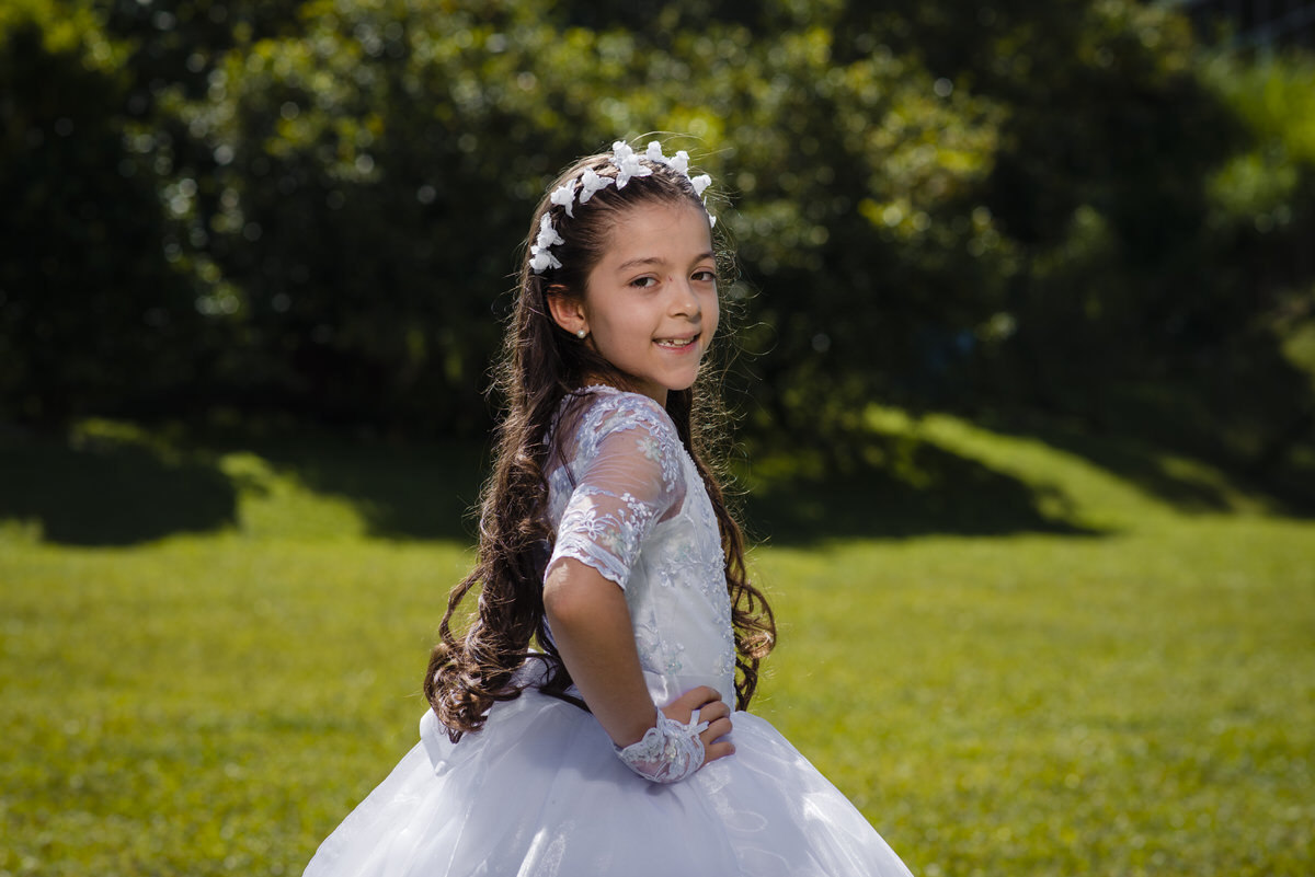 Ana Isabel después de recibir su Primera Comunión