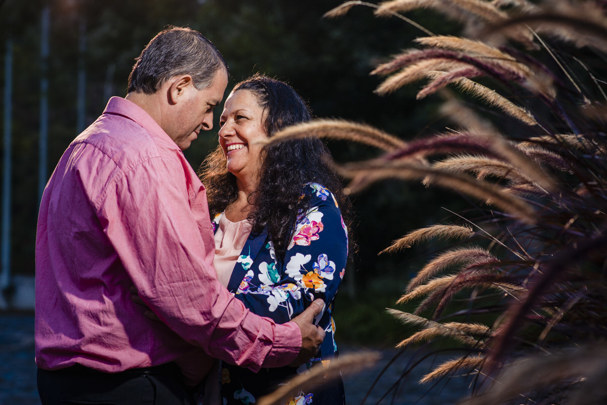 Álvaro y Flor enamorados en sus bodas de plata