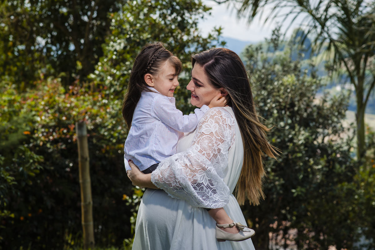 Jéssica y Mariantonia en su sesión de maternidad