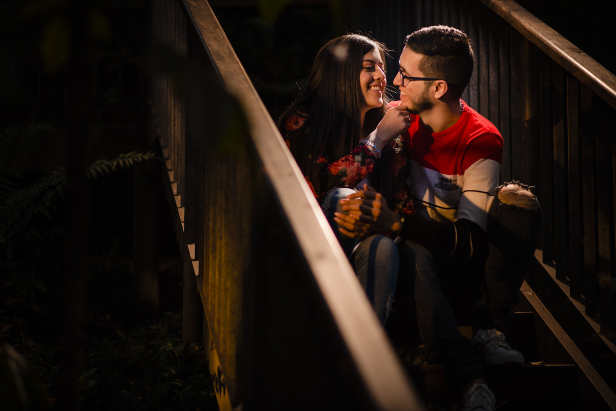 Angie & Estiven felices en su sesión preboda