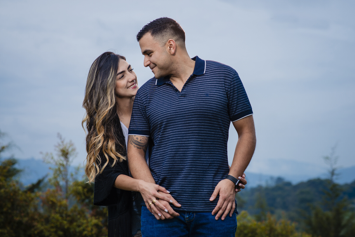 Maire & Sebas felices en su sesión preboda