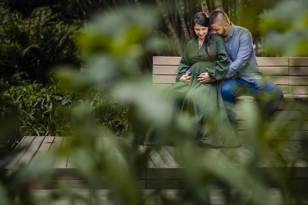 Érica y Daniel en su sesión de maternidad en Medellín