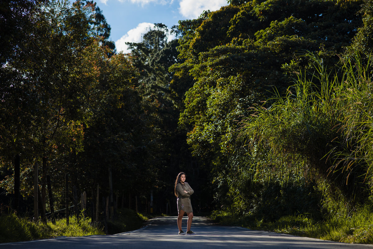 Isabella feliz en su sesión de quince años