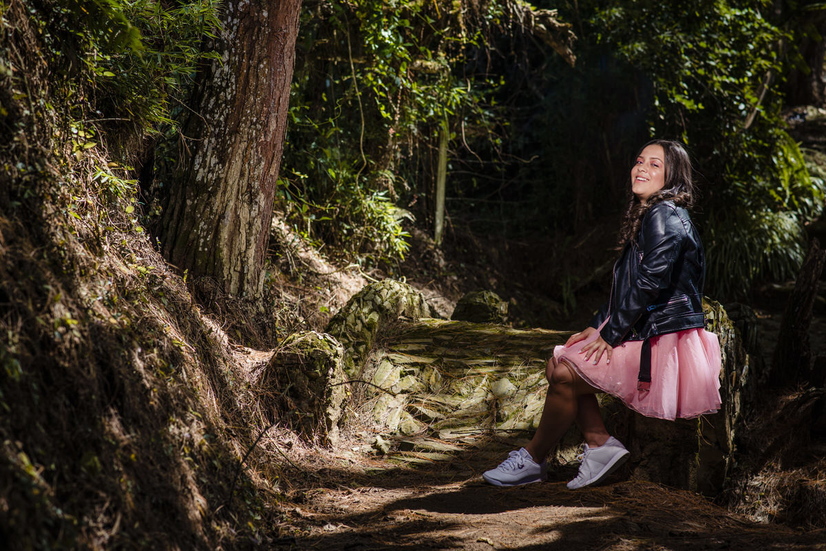 Yuliana con su vestido de quinces