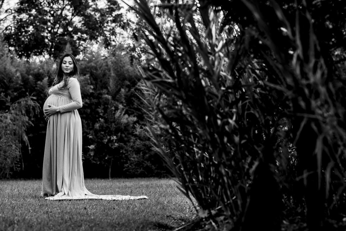 Viviana en su sesión de maternidad en espera de Isaac