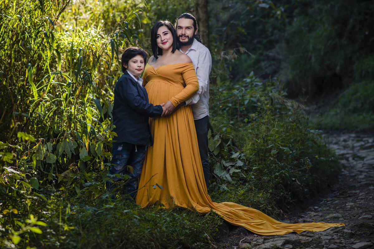 Fotógrafo de maternidad Medellín