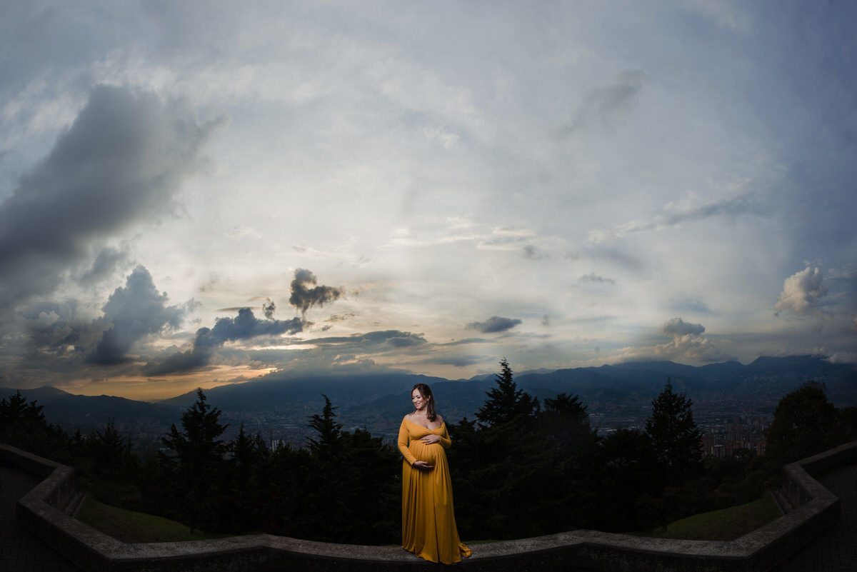 Fotógrafa de maternidad medellín