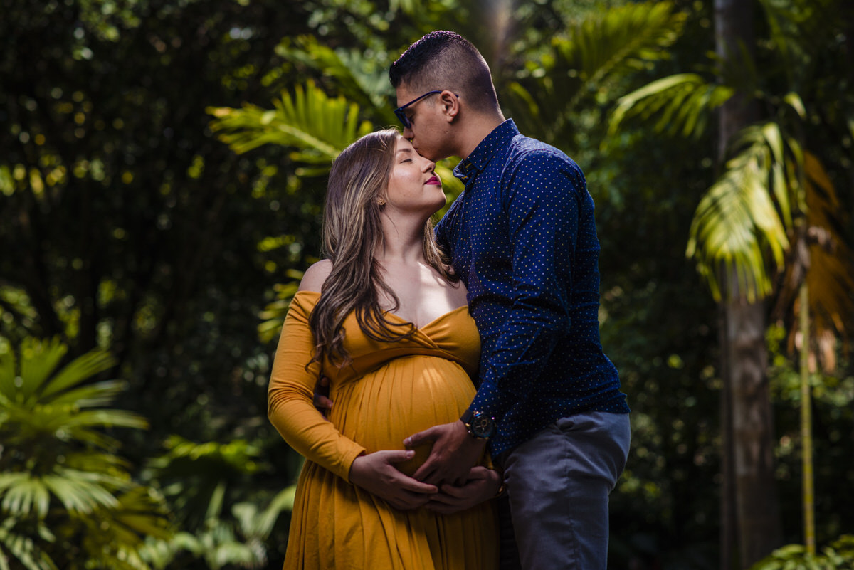 Fotógrafo de maternidad Medellín