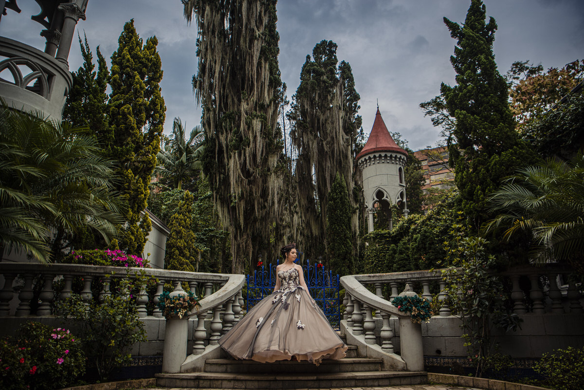 Sesión de quinceañeras Museo El Castillo Medellín
